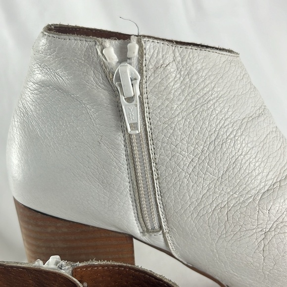 Sixtyseven Vintage Made-In-Spain White Chunky Block Heel Booties - Picture 4 of 11